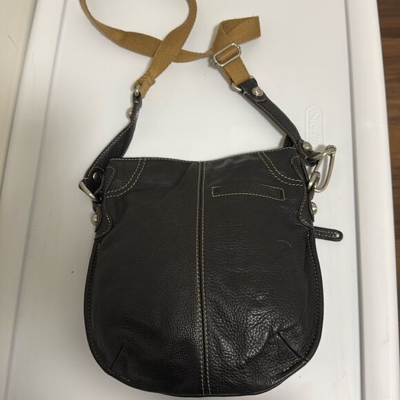 B. Makowsky Black Pebble Leather Cross Body Crescent Shape Bag. - Picture 3 of 8